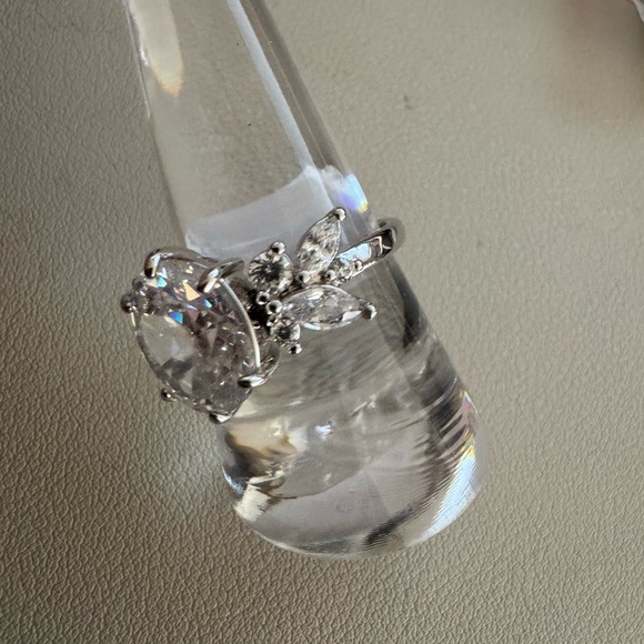 β¨ Carousel Heart Ring β¨ bomb party - Picture 5 of 7